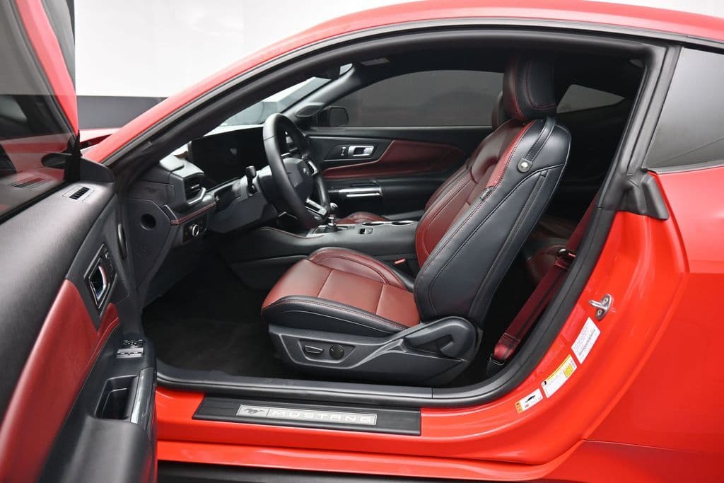 2025 Ford Mustang GT Premium, photo 11 of 56