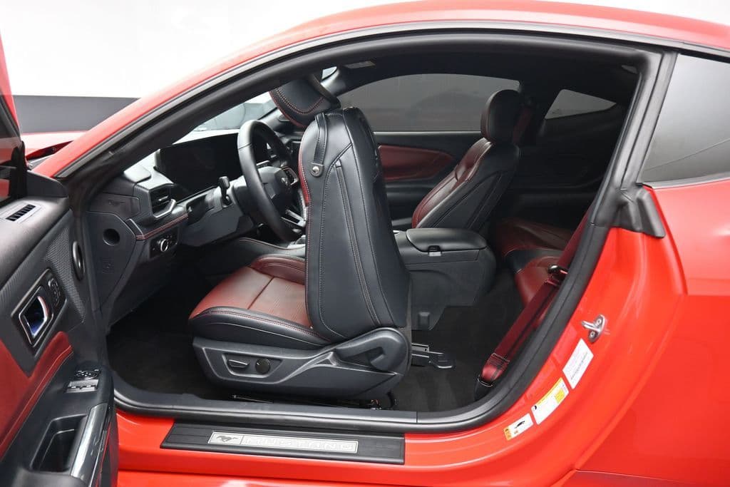2025 Ford Mustang GT Premium, photo 31 of 56