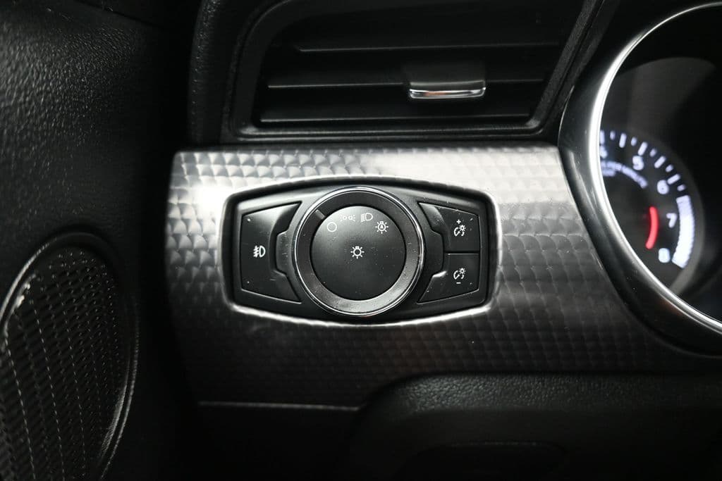 2019 Ford Mustang EcoBoost Premium, photo 24 of 47