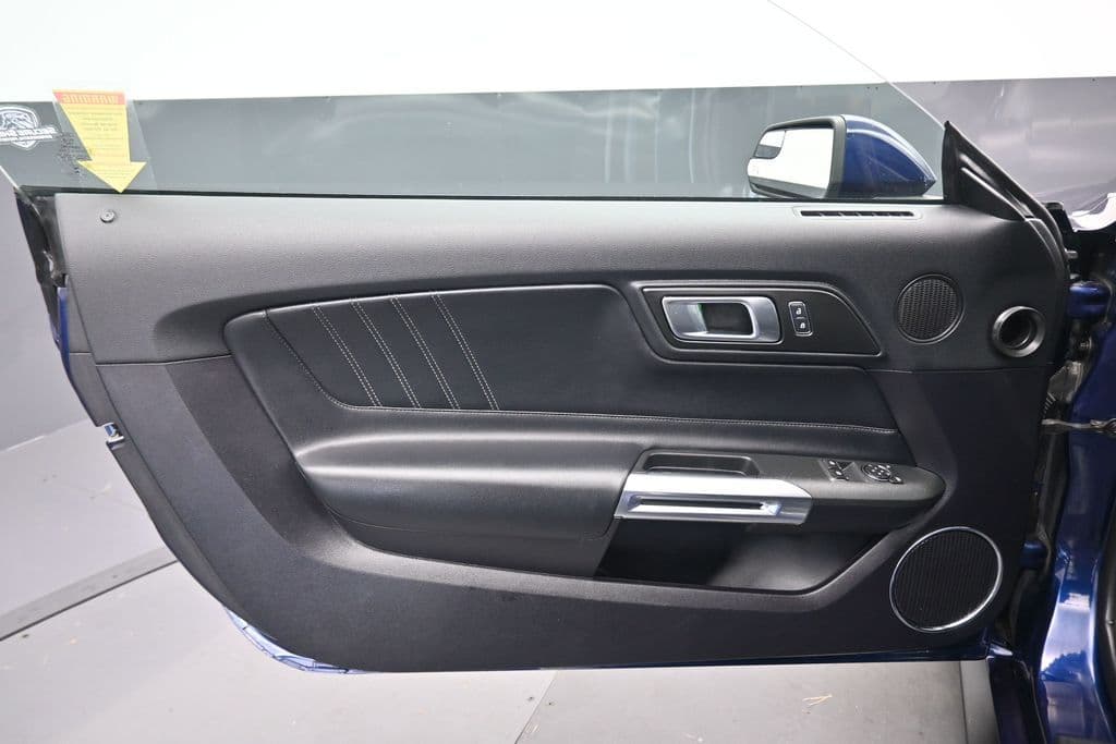2019 Ford Mustang EcoBoost Premium, photo 9 of 47