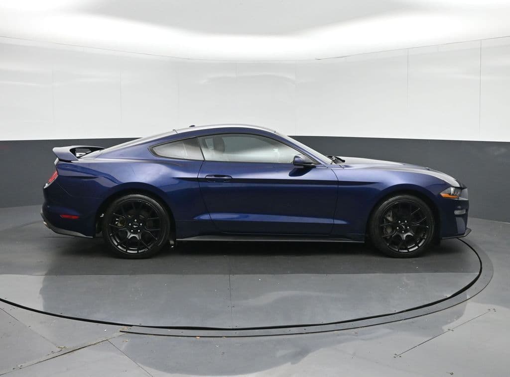 2019 Ford Mustang EcoBoost Premium, photo 8 of 47