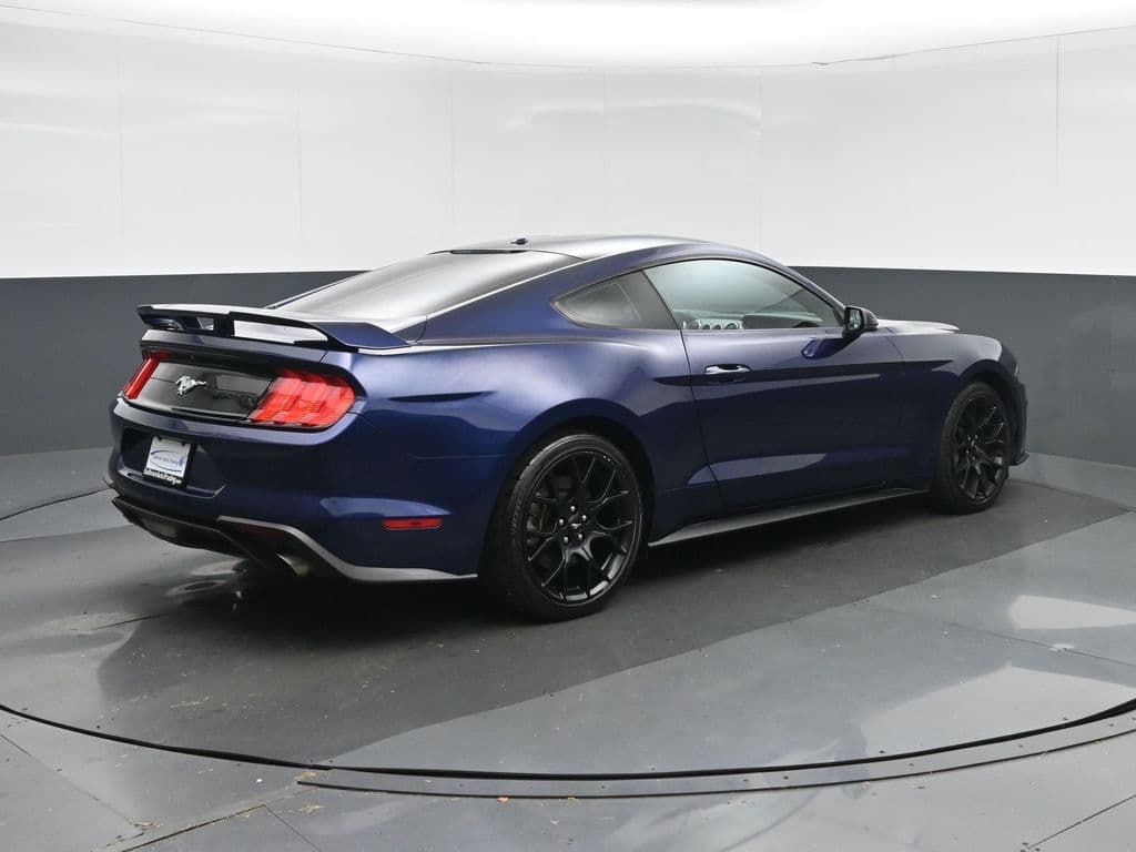 2019 Ford Mustang EcoBoost Premium, photo 7 of 47