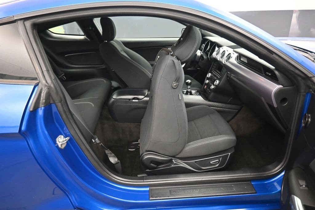 2017 Ford Mustang EcoBoost, photo 34 of 47