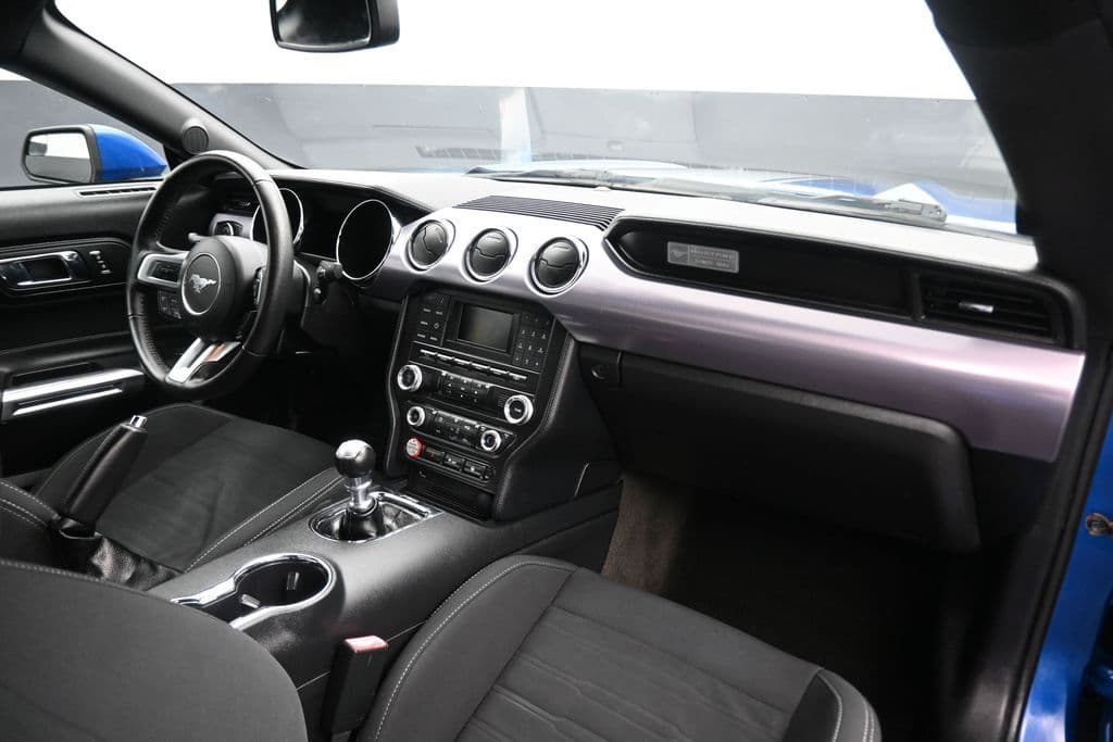 2017 Ford Mustang EcoBoost, photo 37 of 47