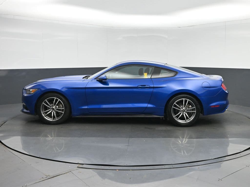 2017 Ford Mustang EcoBoost, photo 4 of 47