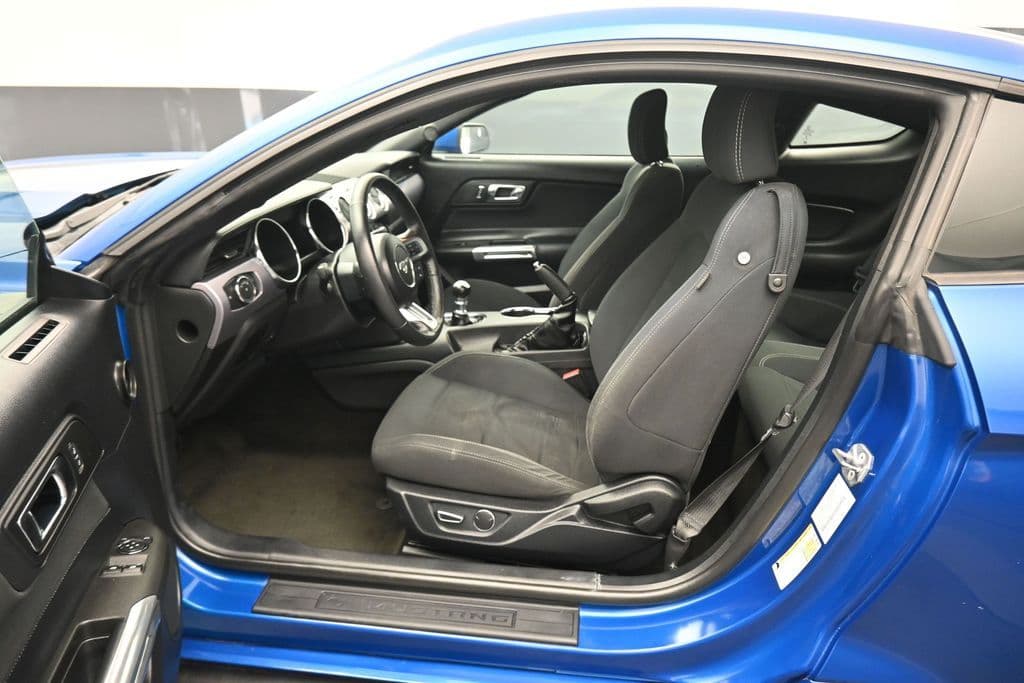 2017 Ford Mustang EcoBoost, photo 11 of 47