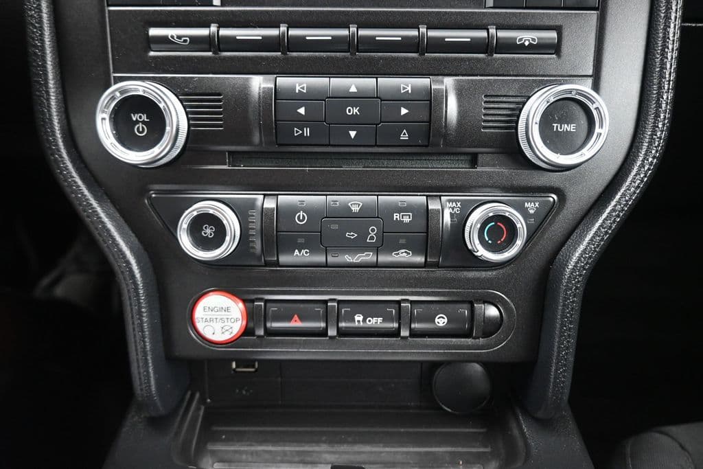 2017 Ford Mustang EcoBoost, photo 19 of 47