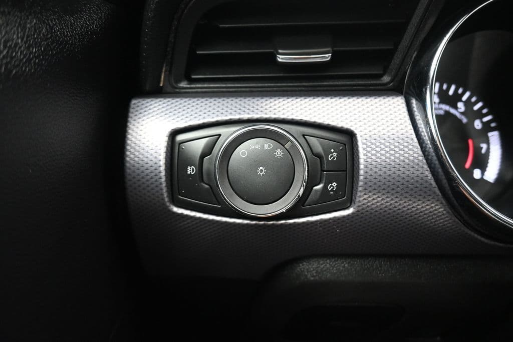 2017 Ford Mustang EcoBoost, photo 23 of 47