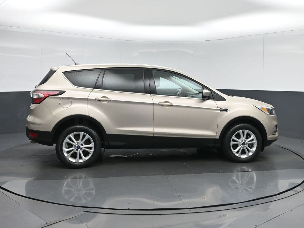 2017 Ford Escape SE, photo 8 of 59