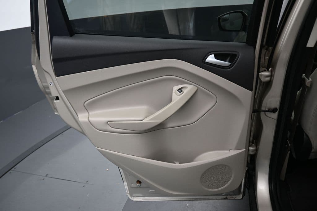 2017 Ford Escape SE, photo 29 of 59