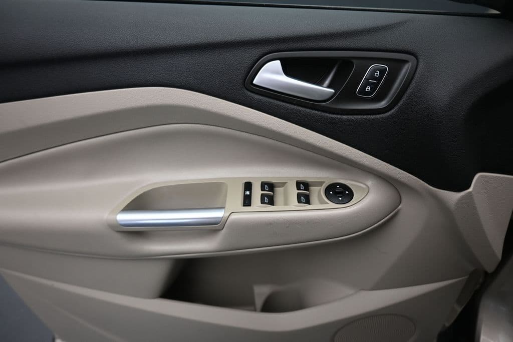 2017 Ford Escape SE, photo 10 of 59