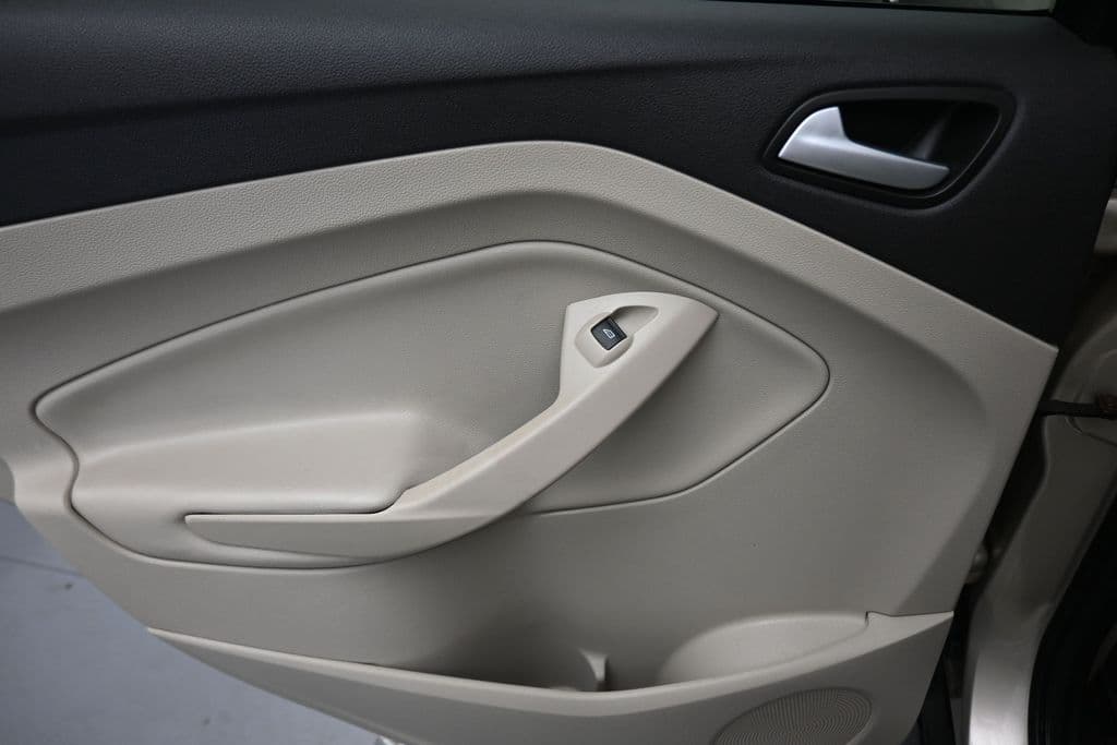 2017 Ford Escape SE, photo 30 of 59