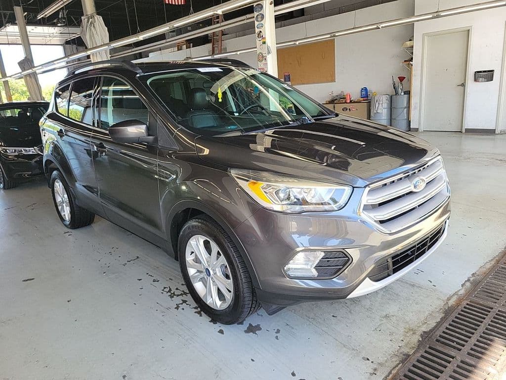 2019 Ford Escape SEL, photo 2 of 9
