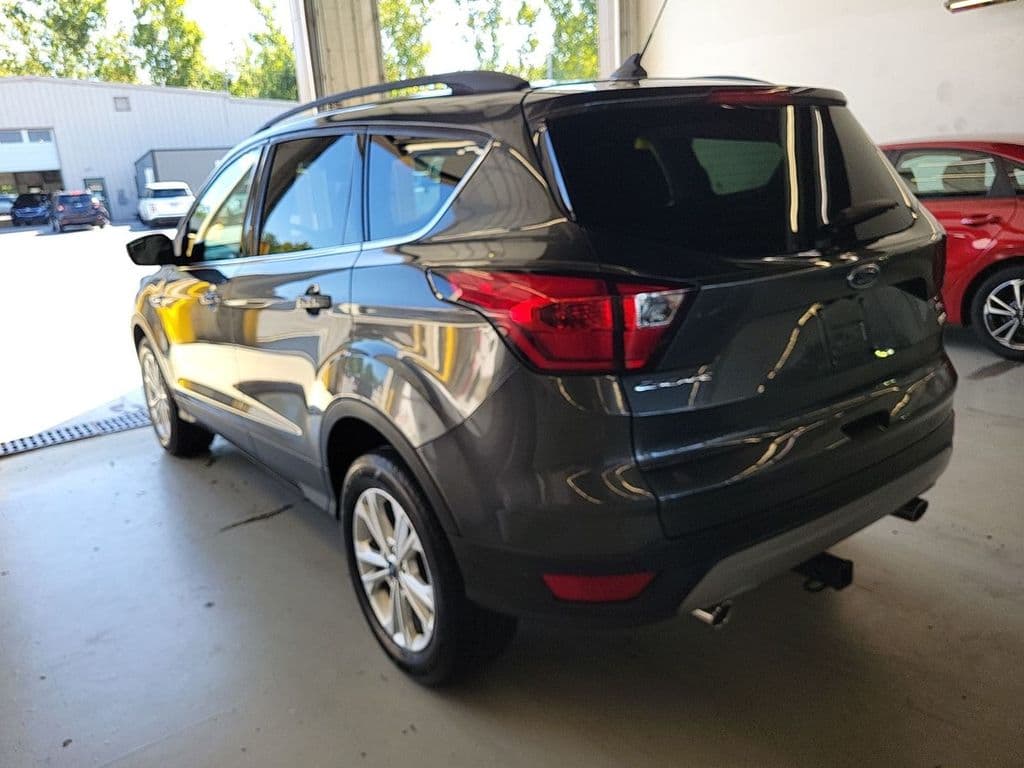 2019 Ford Escape SEL, photo 4 of 9