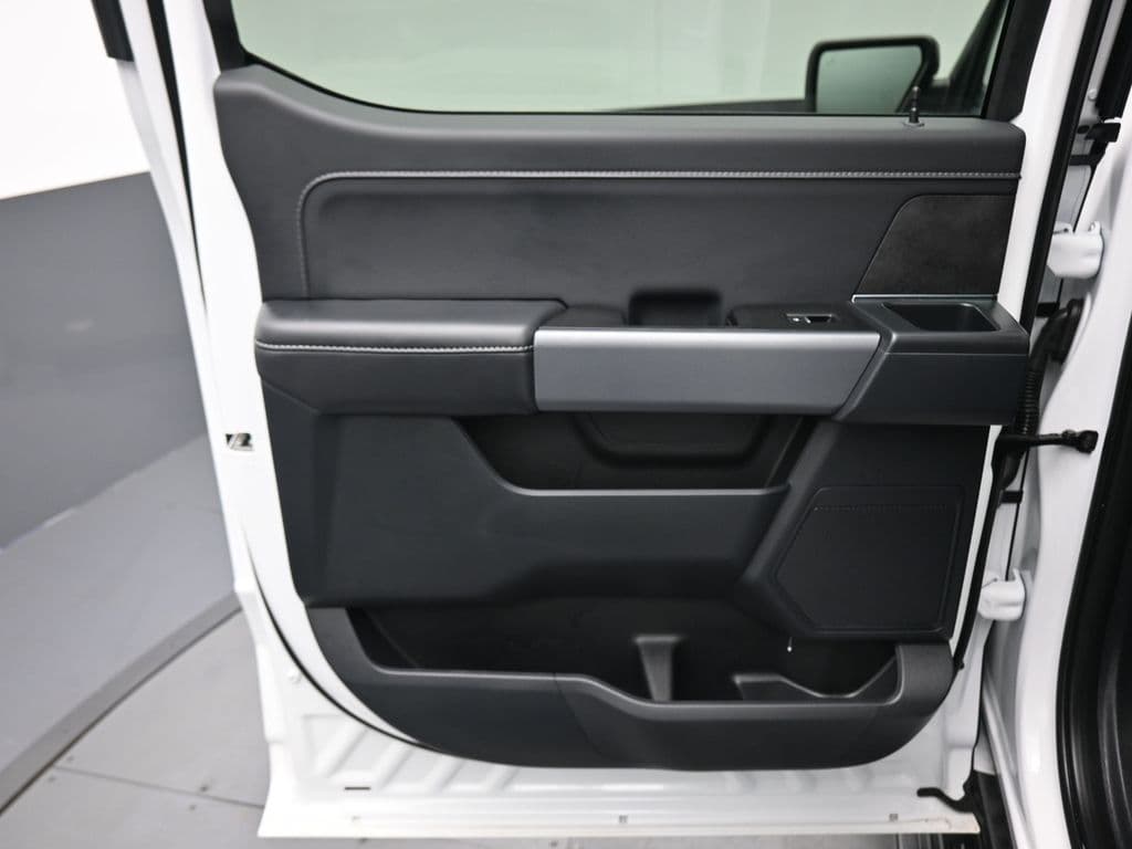 2025 Ford F-150 XLT, photo 30 of 62