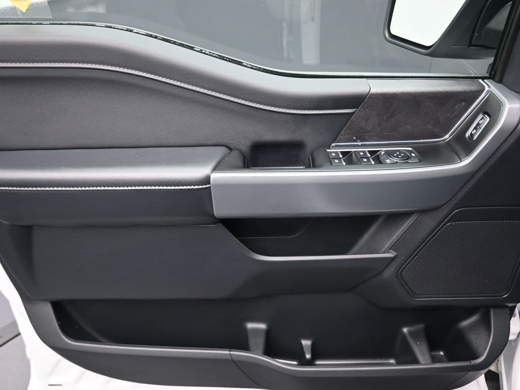 2025 Ford F-150 XLT, photo 10 of 62
