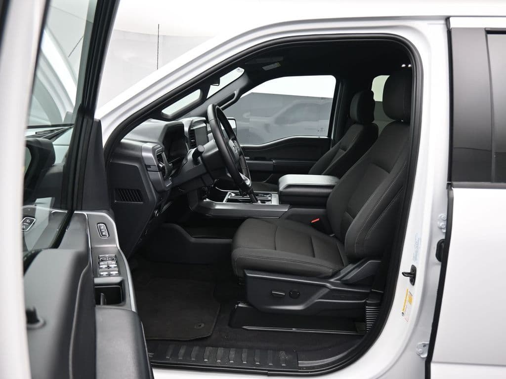 2025 Ford F-150 XLT, photo 11 of 62
