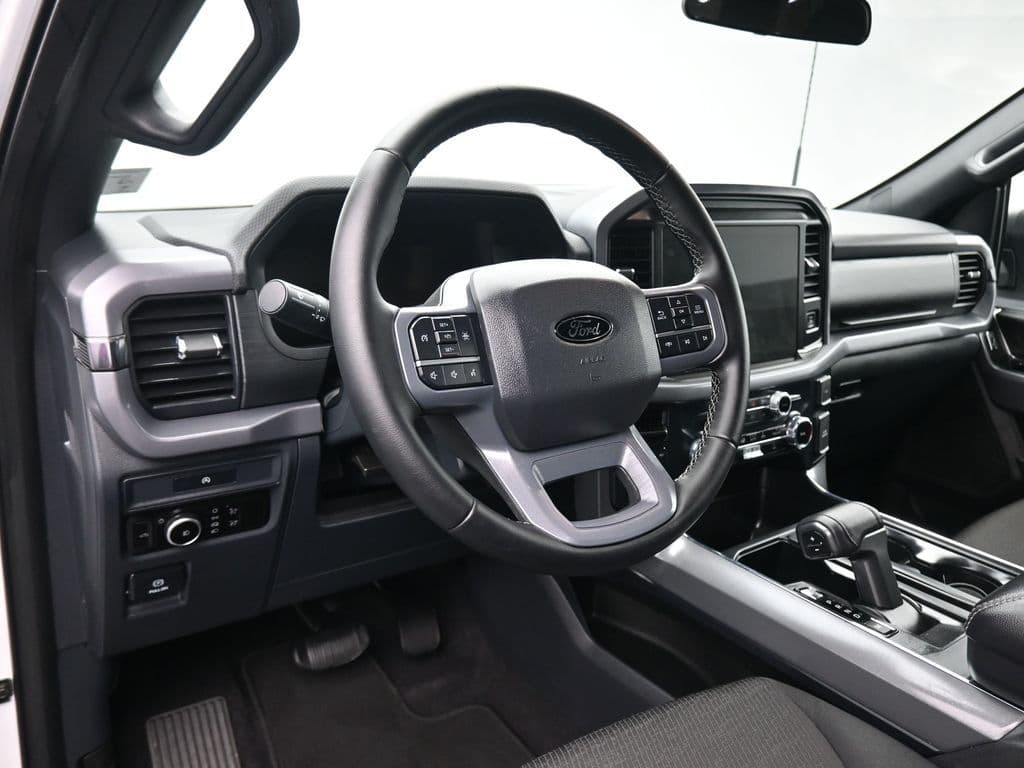 2025 Ford F-150 XLT, photo 13 of 62