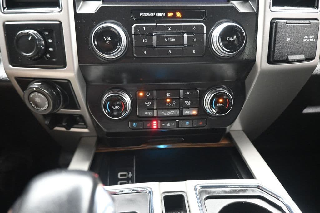2019 Ford F-150 Lariat, photo 18 of 60