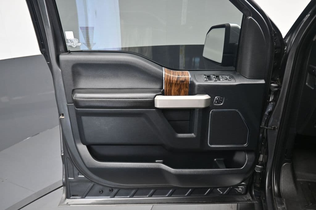 2019 Ford F-150 Lariat, photo 9 of 60
