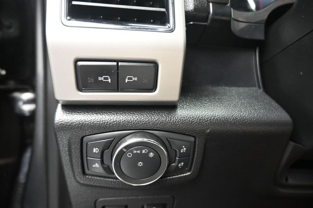 2019 Ford F-150 Lariat, photo 24 of 60