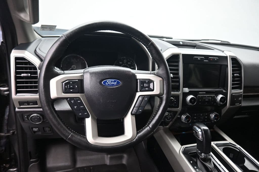 2019 Ford F-150 Lariat, photo 14 of 60