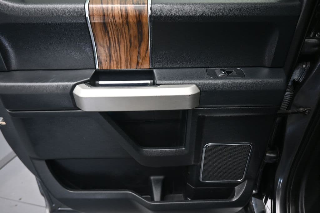 2019 Ford F-150 Lariat, photo 29 of 60