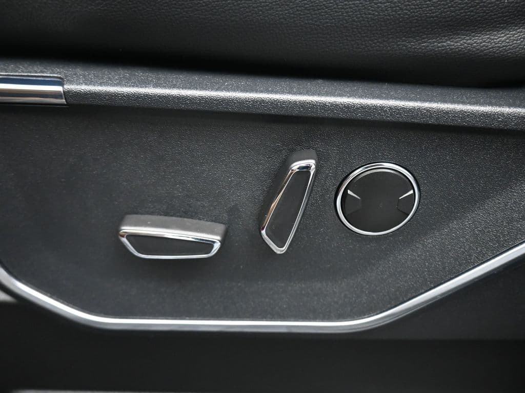 2021 Ford F-150 Lariat, photo 13 of 69