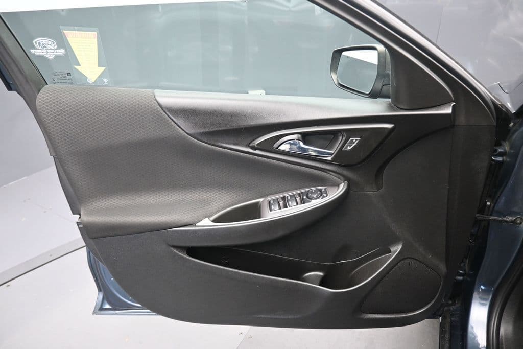 2020 Chevrolet Malibu LS 1FL, photo 9 of 55