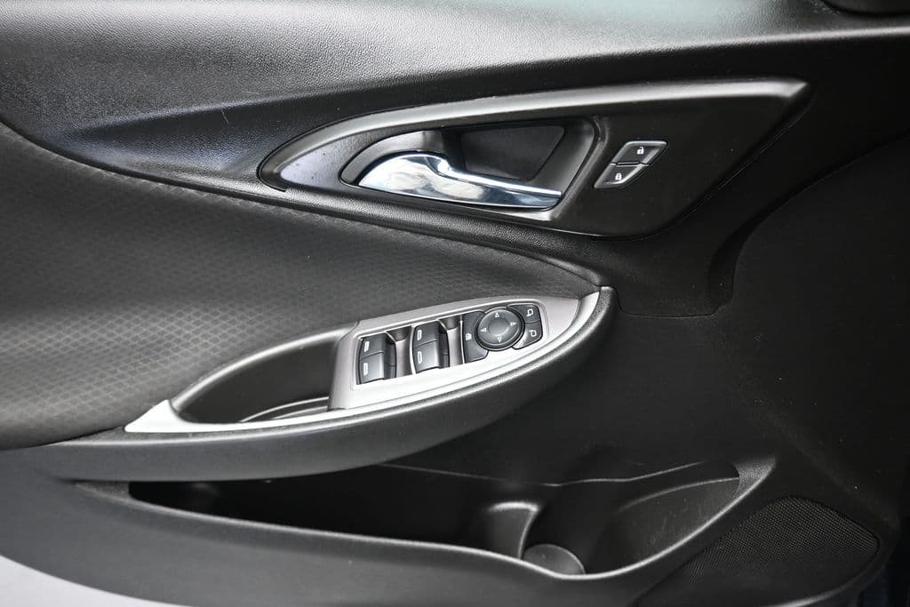 2020 Chevrolet Malibu LS 1FL, photo 10 of 55