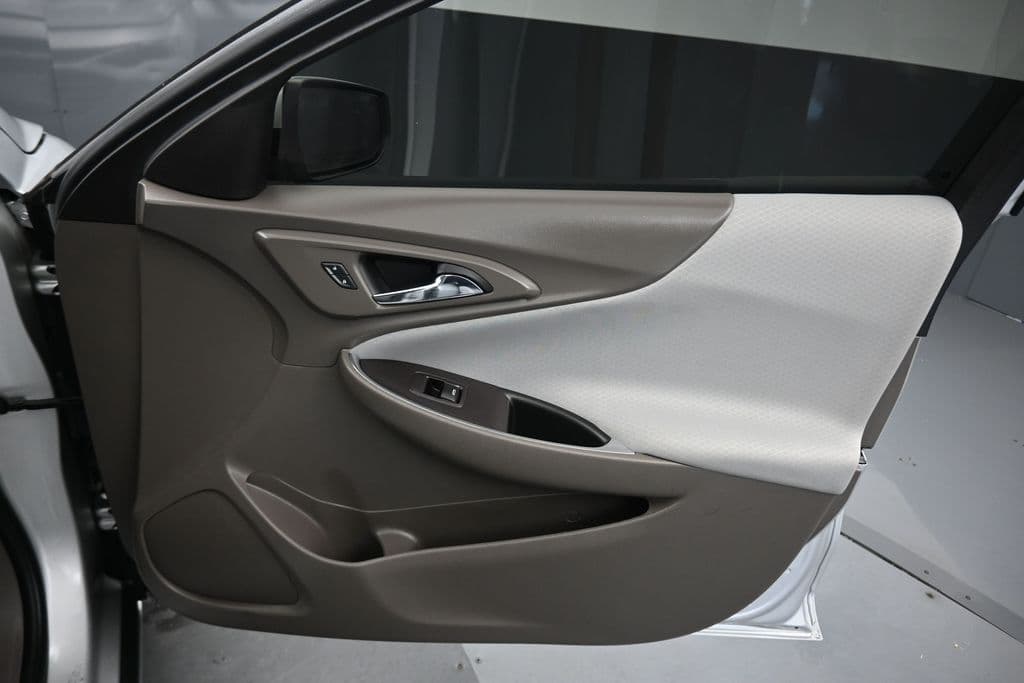 2022 Chevrolet Malibu LT, photo 37 of 57