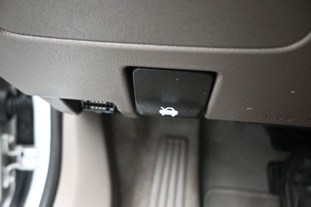 2022 Chevrolet Malibu LT, photo 25 of 57