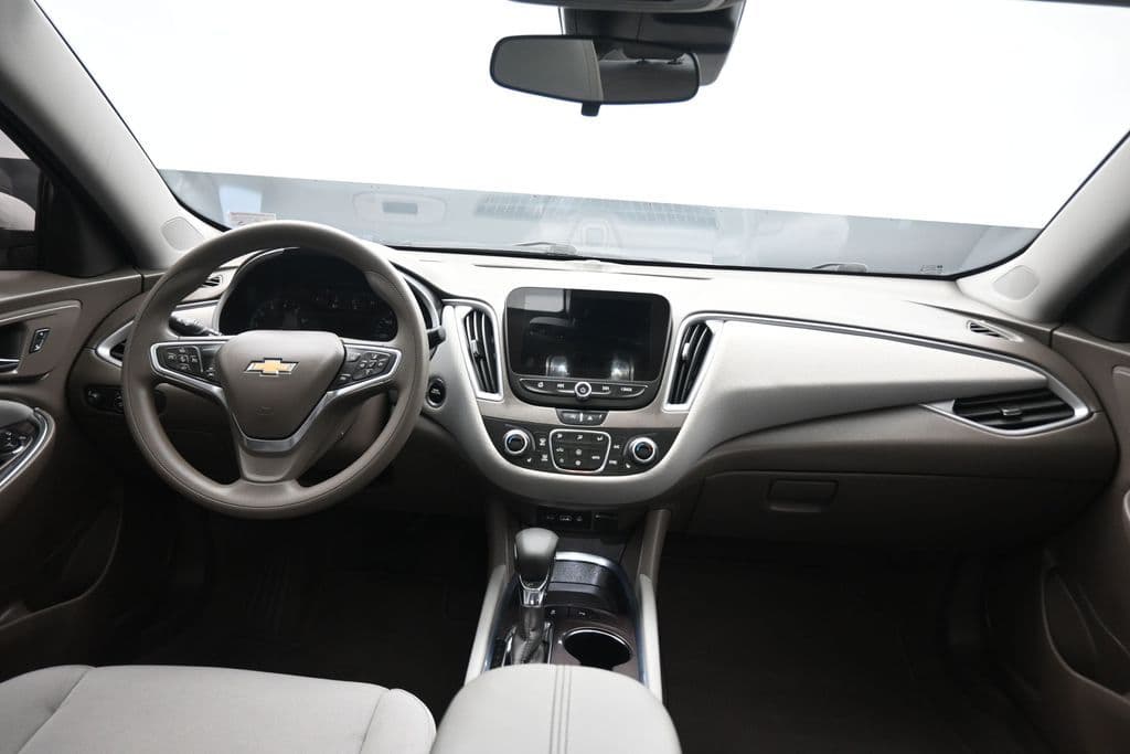 2022 Chevrolet Malibu LT, photo 35 of 57