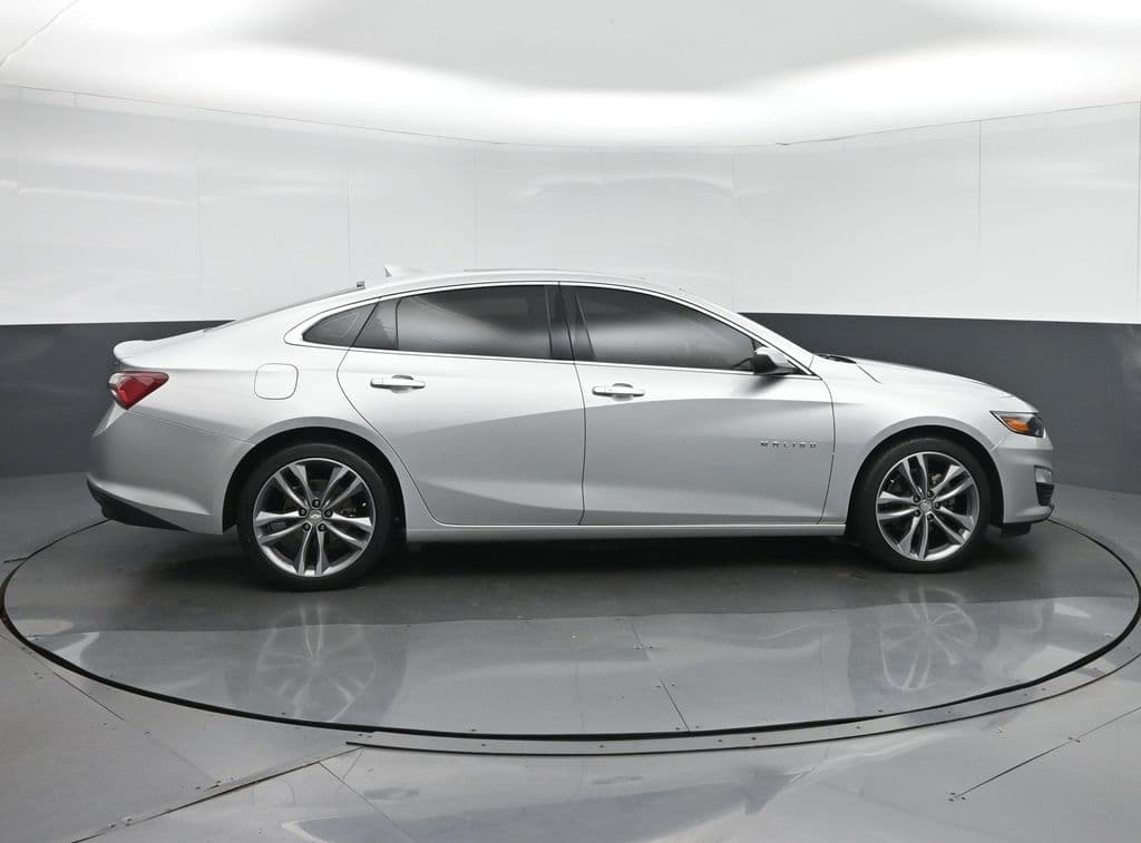 2022 Chevrolet Malibu LT, photo 8 of 57