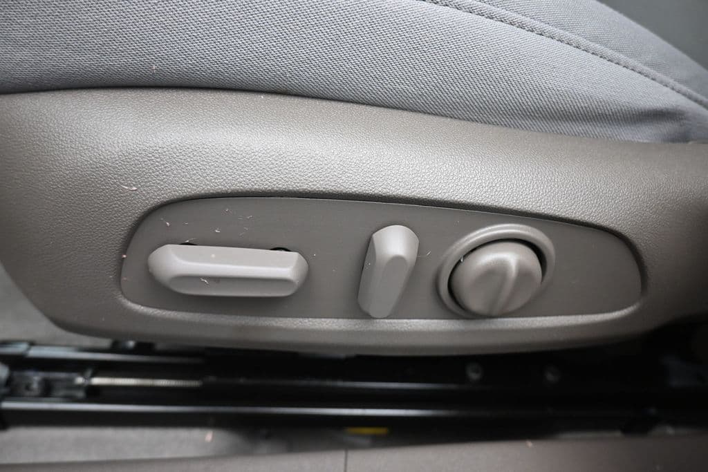 2022 Chevrolet Malibu LT, photo 12 of 57