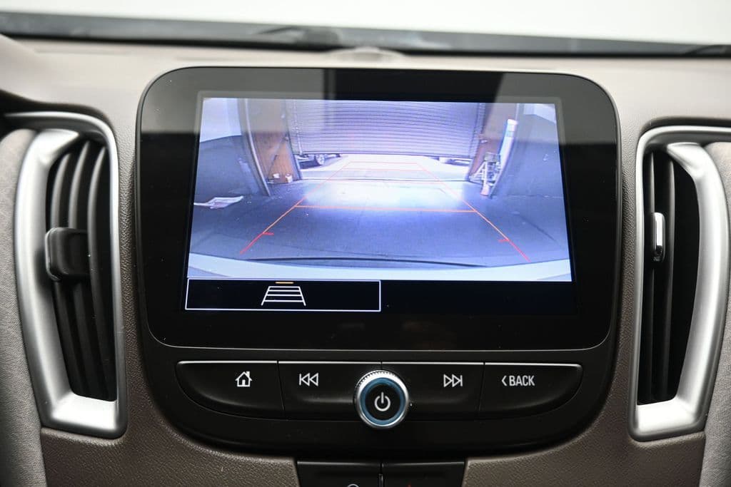 2022 Chevrolet Malibu LT, photo 17 of 57