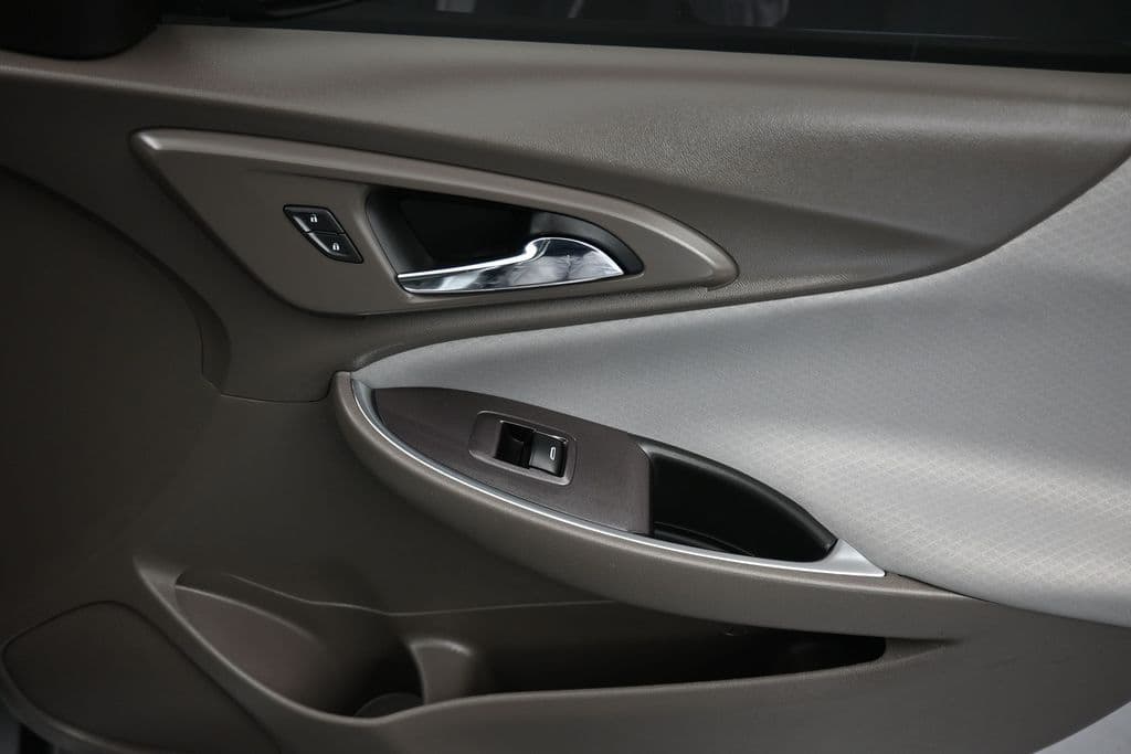 2022 Chevrolet Malibu LT, photo 38 of 57