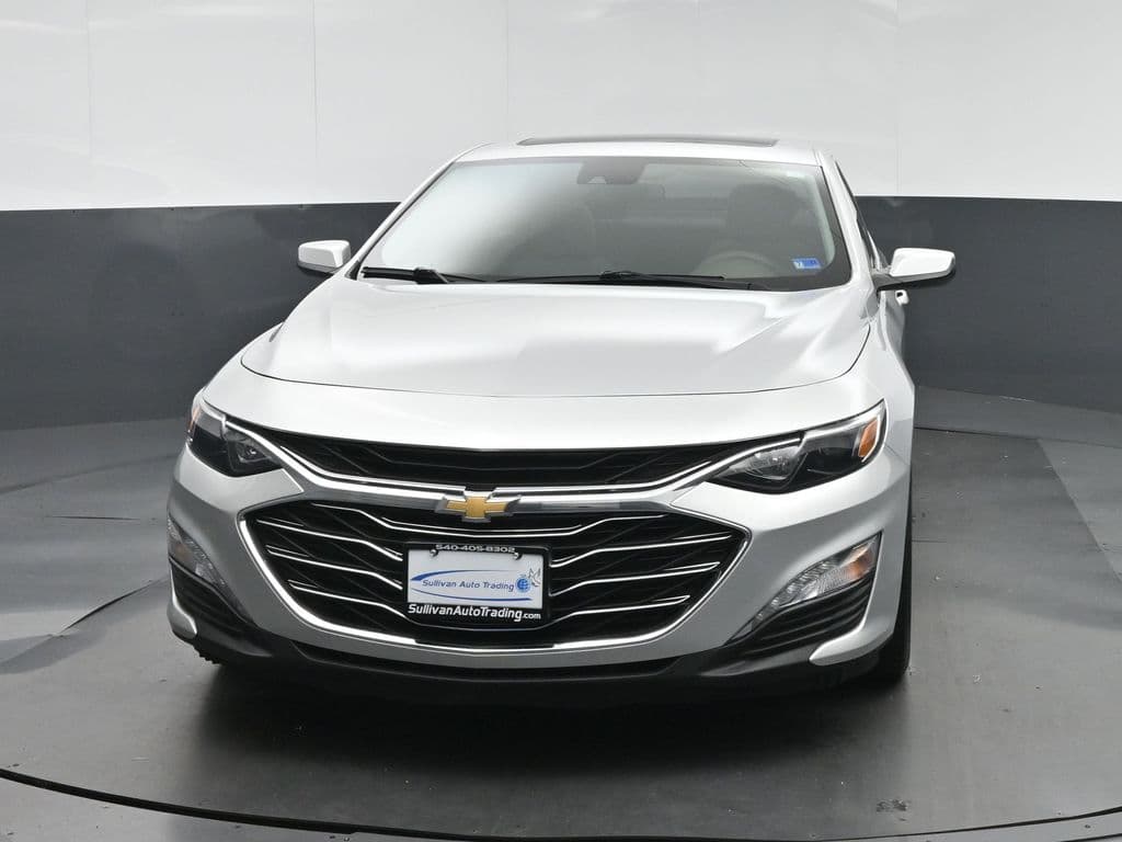 2022 Chevrolet Malibu LT, photo 2 of 57