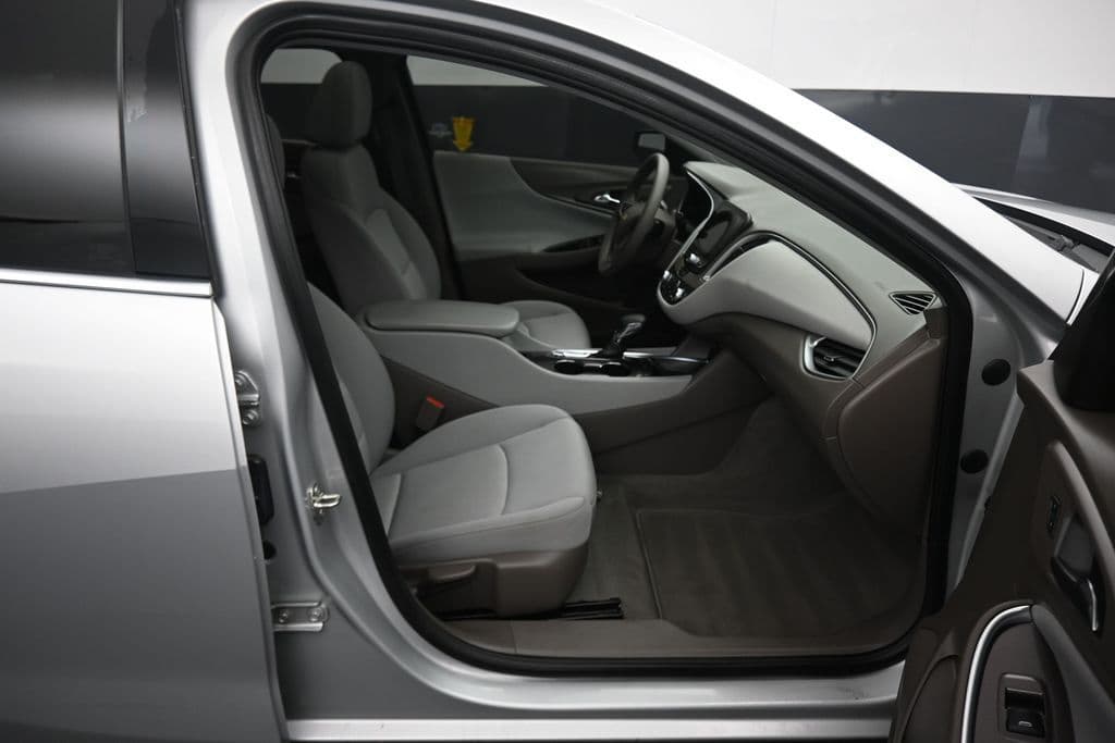 2022 Chevrolet Malibu LT, photo 39 of 57