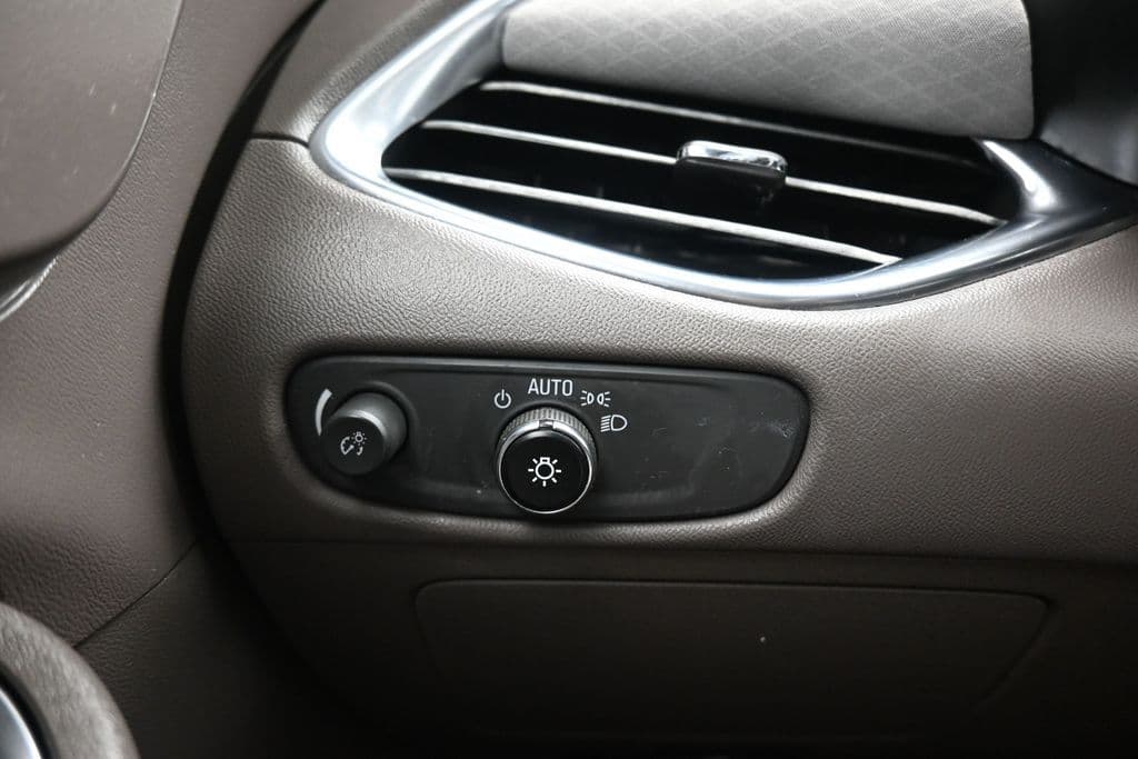 2017 Chevrolet Malibu LT 1LT, photo 25 of 57