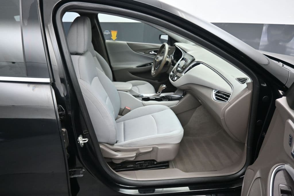2017 Chevrolet Malibu LT 1LT, photo 39 of 57