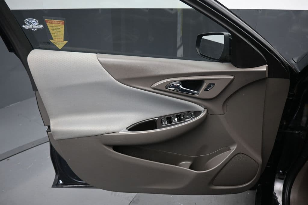 2017 Chevrolet Malibu LT 1LT, photo 9 of 57