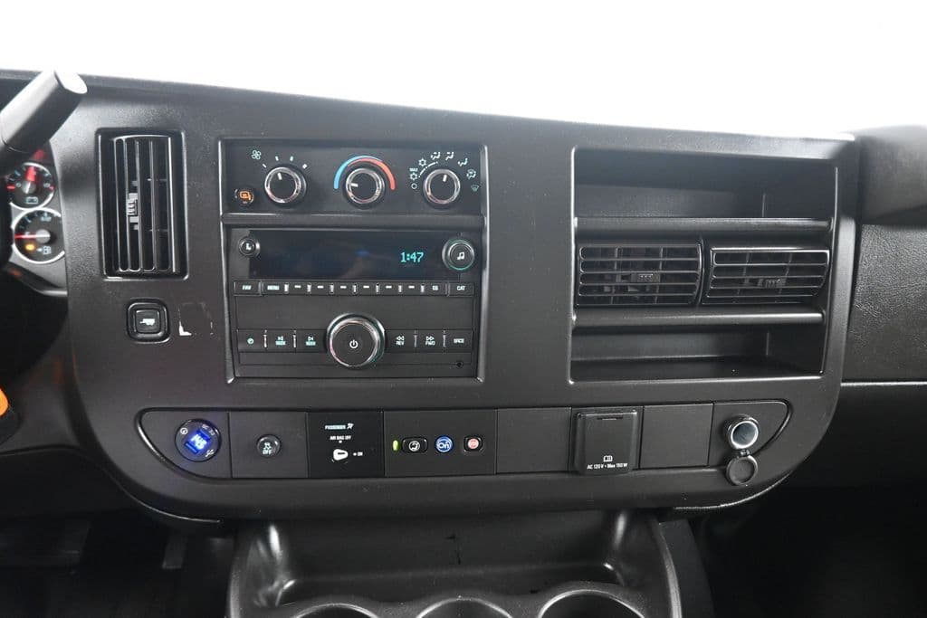 2023 Chevrolet Express 3500 LS Passenger, photo 17 of 56