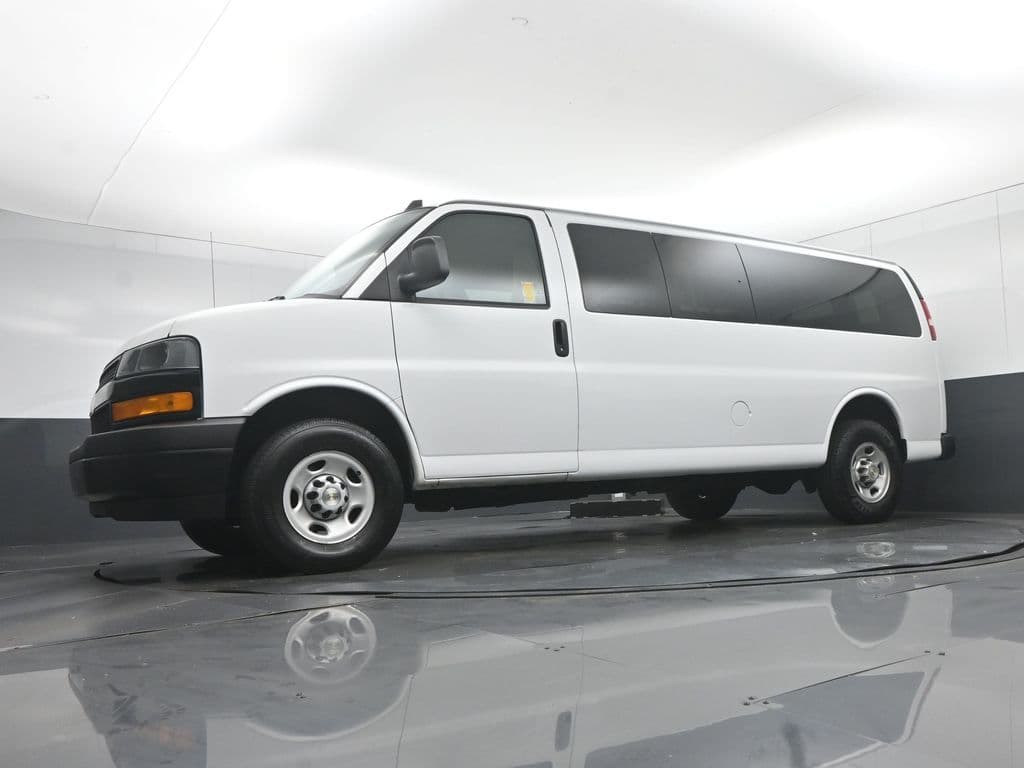 2023 Chevrolet Express 3500 LS Passenger, photo 50 of 56