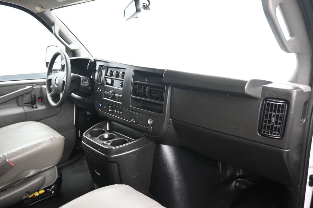 2023 Chevrolet Express 3500 LS Passenger, photo 40 of 56