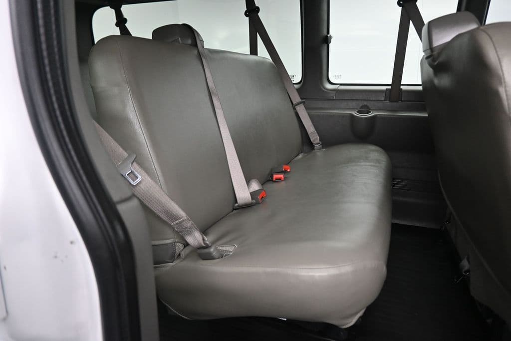 2023 Chevrolet Express 3500 LS Passenger, photo 31 of 56