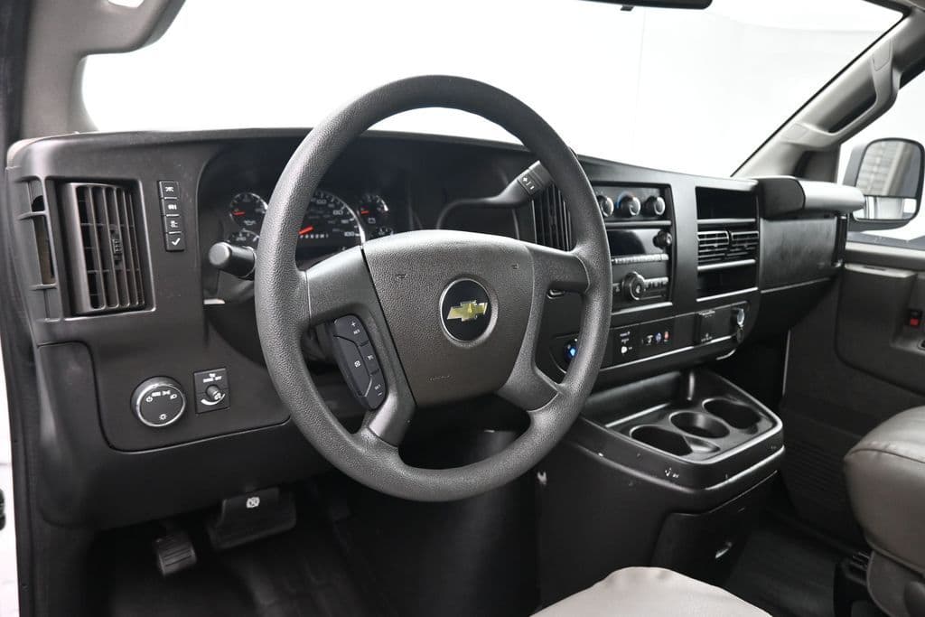 2023 Chevrolet Express 3500 LS Passenger, photo 12 of 56
