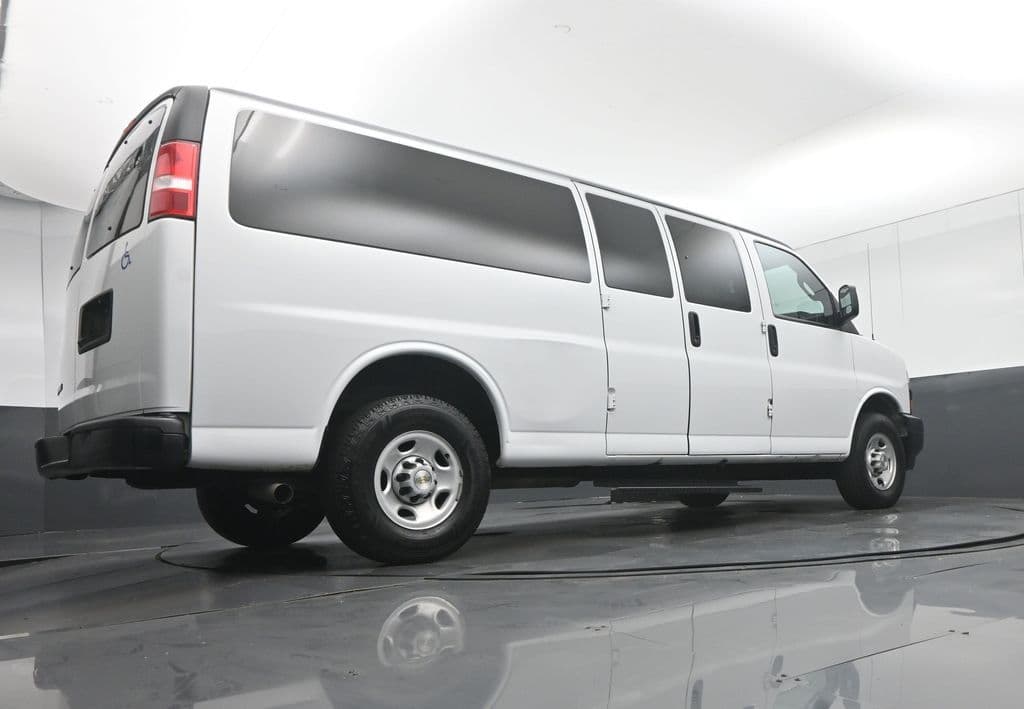 2023 Chevrolet Express 3500 LS Passenger, photo 52 of 56