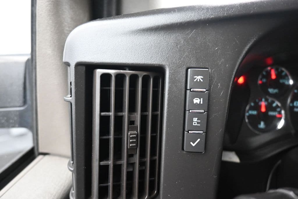 2023 Chevrolet Express 3500 LS Passenger, photo 23 of 56