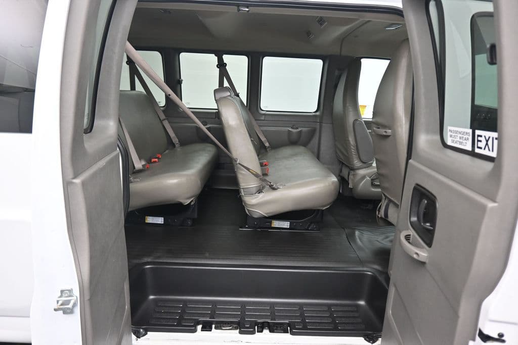 2023 Chevrolet Express 3500 LS Passenger, photo 27 of 56